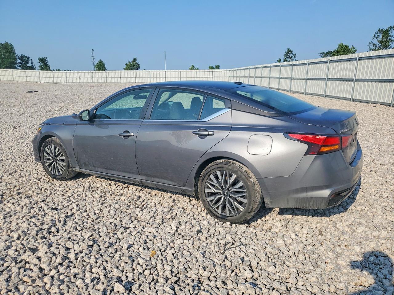 Nissan Altima Sv 2026 1