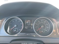 Volkswagen Golf SE 2021 8