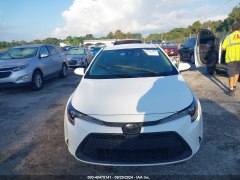 Toyota Corolla LE 2021 1