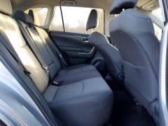 Toyota RAV4 XLE 2022 10