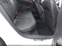 Volkswagen Passat SE 2020 11