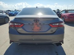 Toyota Camry SE 2022 4