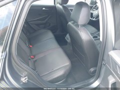 Volkswagen Jetta SE 2019 10