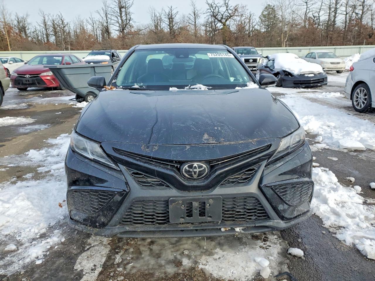 Toyota Camry SE 2022 4