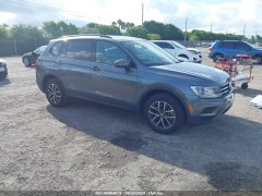 Volkswagen Tiguan S 2021 7