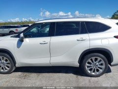 Toyota Highlander Limited 2021 3