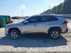 Toyota RAV4 XLE 2024 4