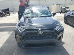 Toyota RAV4 XLE 2021 1