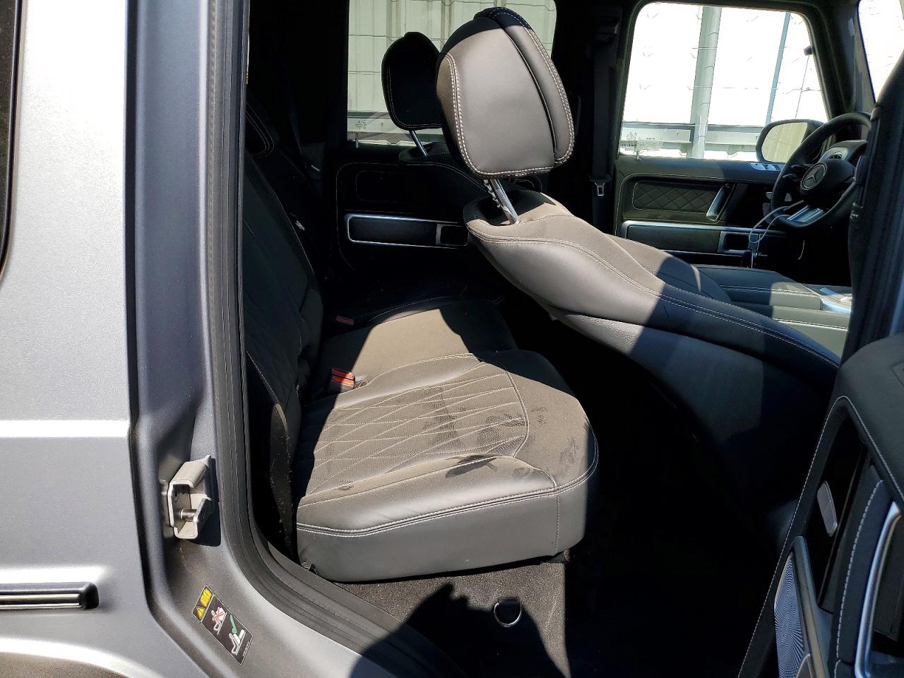 Mercedes-Benz G 550 2025 10
