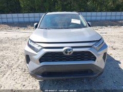 Toyota RAV4 XLE 2024 2
