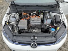 Volkswagen e-Golf SEL 2019 10
