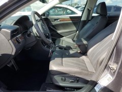 Volkswagen Passat SEL 2022 7