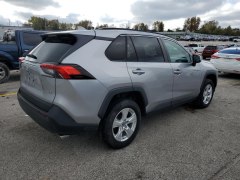 Toyota RAV4 XLE 2021 3