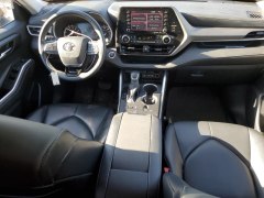 Toyota Highlander XLE 2021 7
