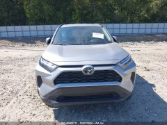 Toyota RAV4 XLE 2024 1