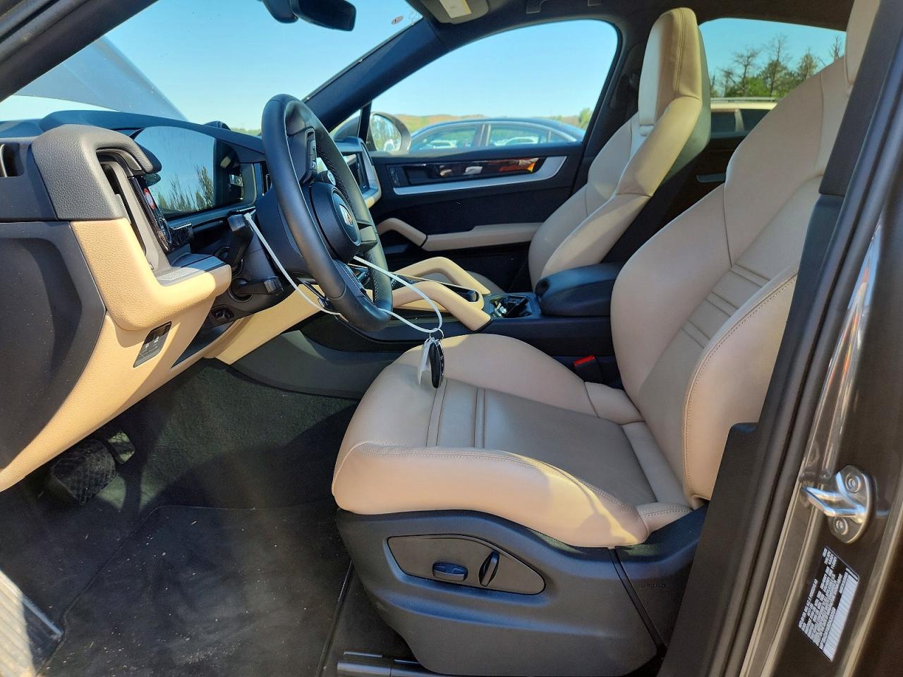 Porsche Cayenne Coupe 2025 6