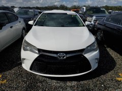 Toyota Camry SE 2017 1