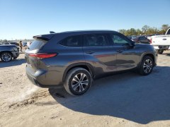 Toyota Highlander XLE 2022 3