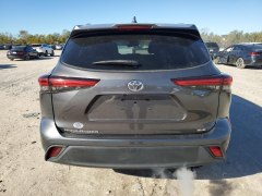 Toyota Highlander XLE 2022 4