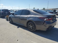 Toyota Camry SE 2022 5