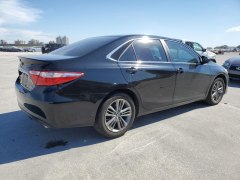 Toyota Camry SE 2017 3