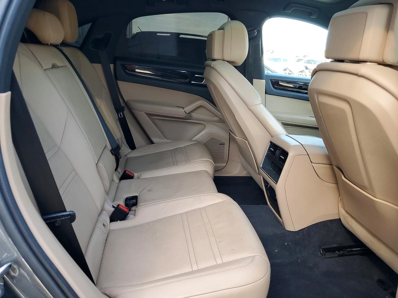 Porsche Cayenne Coupe 2022 9