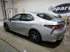 Toyota Camry SE 2021 5