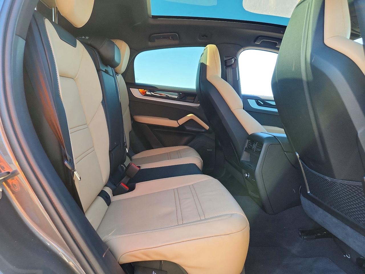 Porsche Cayenne Coupe 2025 10