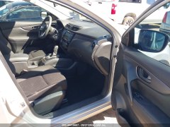 Nissan Rogue Sport S 2022 6