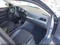 Volkswagen Jetta SE 2020 5