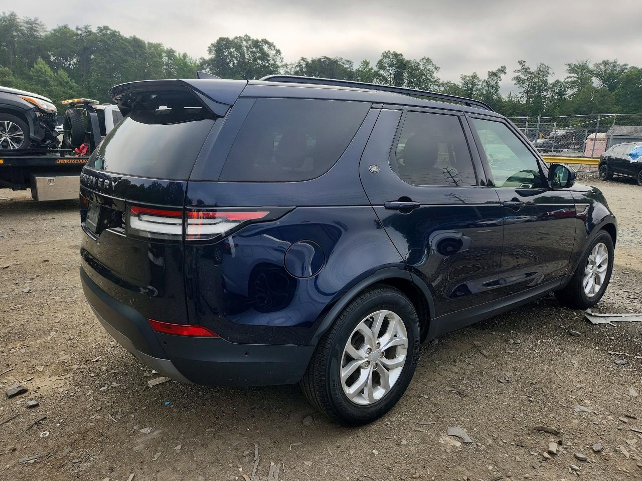 Land Rover Discovery SE 2020 2