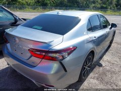Toyota Camry SE 2024 3