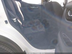 Nissan Rogue Sport SV 2022 8