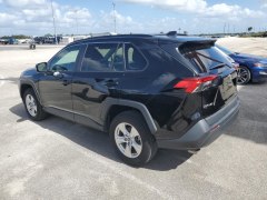 Toyota RAV4 XLE 2021 5
