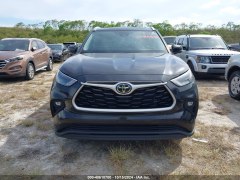 Toyota Highlander XLE 2023 1
