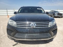 Volkswagen Touareg 2016 1