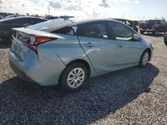 Toyota Prius LE 2021 3