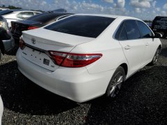 Toyota Camry SE 2017 3