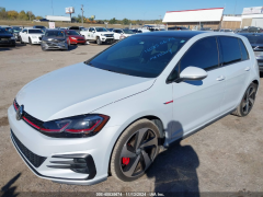 Volkswagen Golf GTI 2020 1