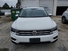 Volkswagen Tiguan SE 2021 1