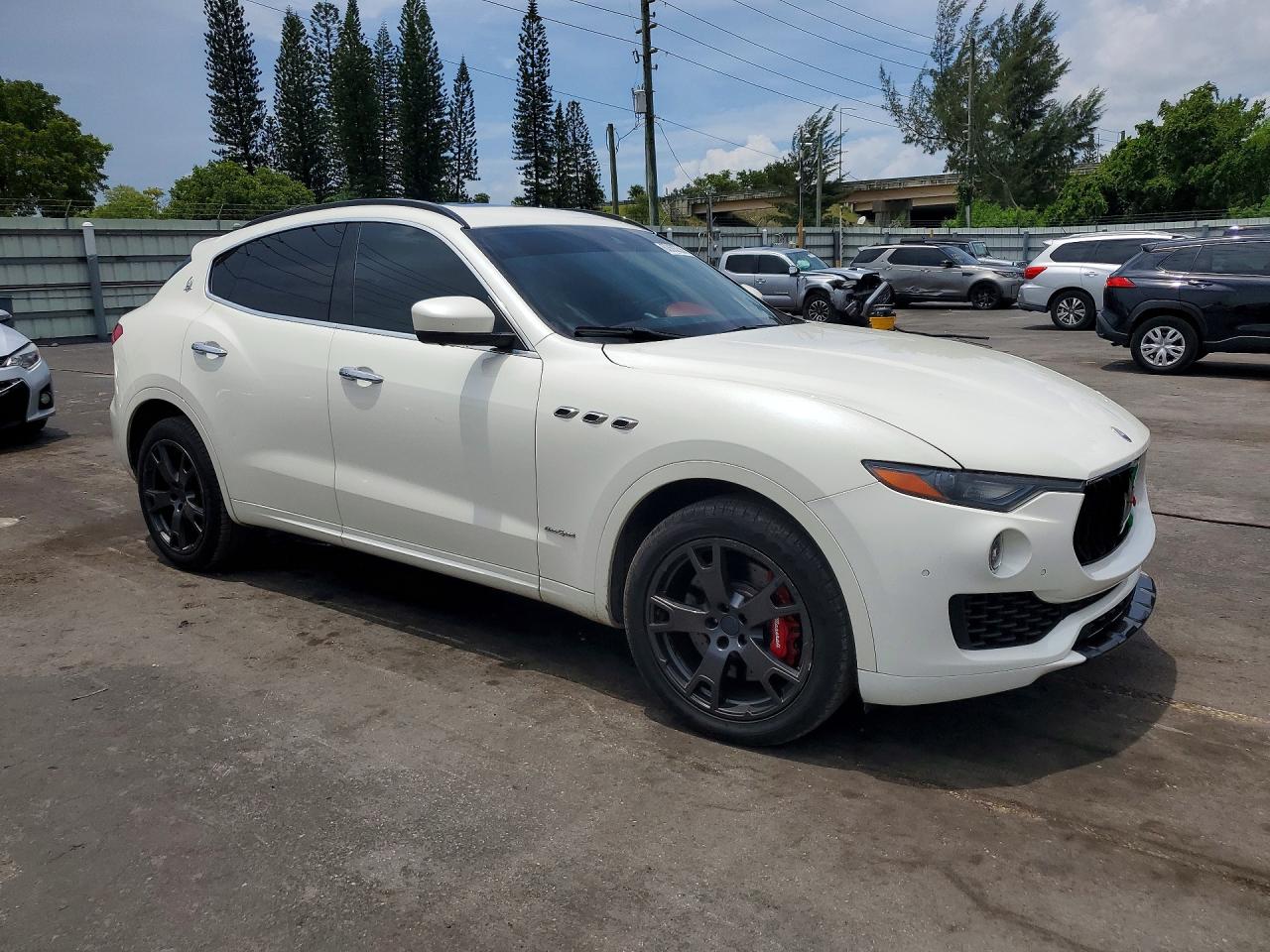 Maserati Levante S Sport 2018 3