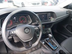 Volkswagen Jetta SE 2019 5