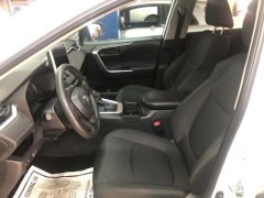 Toyota RAV4 LE 2023 4