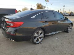 Honda Accord Touring 2018 3