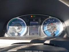 Toyota Camry LE Hybrid 2015 10