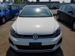 Volkswagen Golf GTI 2021 1