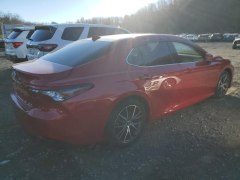 Toyota Camry XLE Hybrid 2024 3