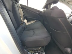 Toyota Prius LE 2021 9