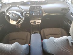 Toyota Prius LE 2018 7