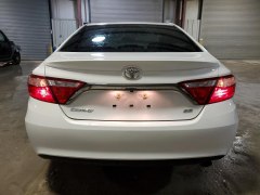 Toyota Camry SE 2017 4